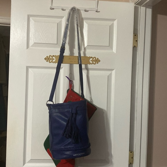 Lucky Brand Handbags - NWOT Lucky Brand bucket shoulder bag